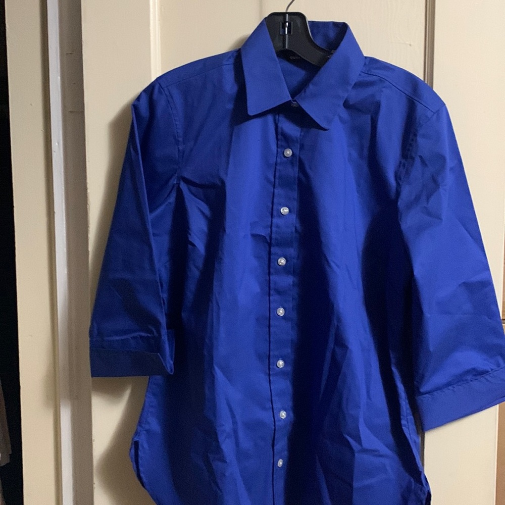 Lands End Outfitters ladies blouse. 3/4 length sleeves.